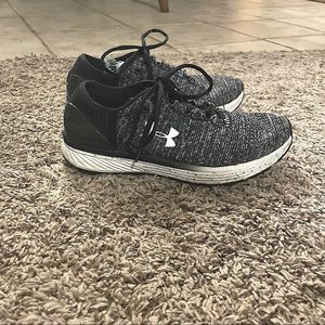 Women’s EUC Under Armour size 8 sneakers athletic running shoes, true to size